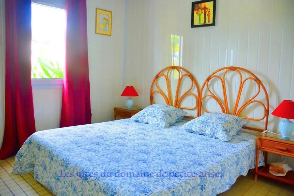 Bungalow - Type F3 - Plage De Petite Anse Bouillante Holiday home